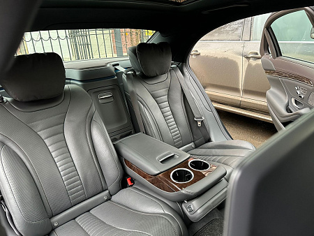Mercedes S 222 с водителем